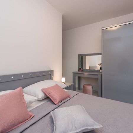 נובליה Villa Jana Luxury Apartments חדר תמונה