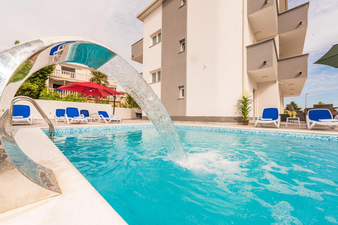 נובליה Villa Jana Luxury Apartments מראה חיצוני תמונה