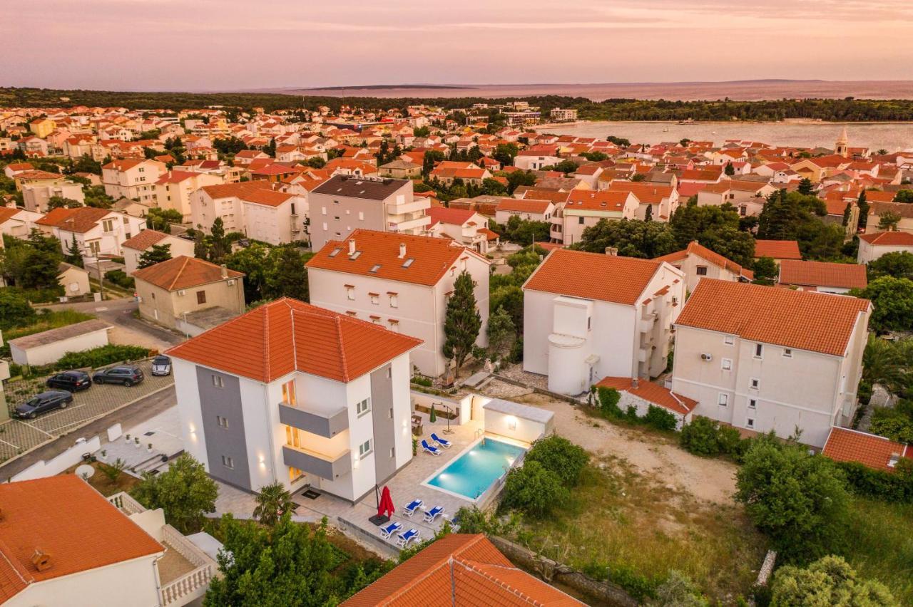 נובליה Villa Jana Luxury Apartments מראה חיצוני תמונה