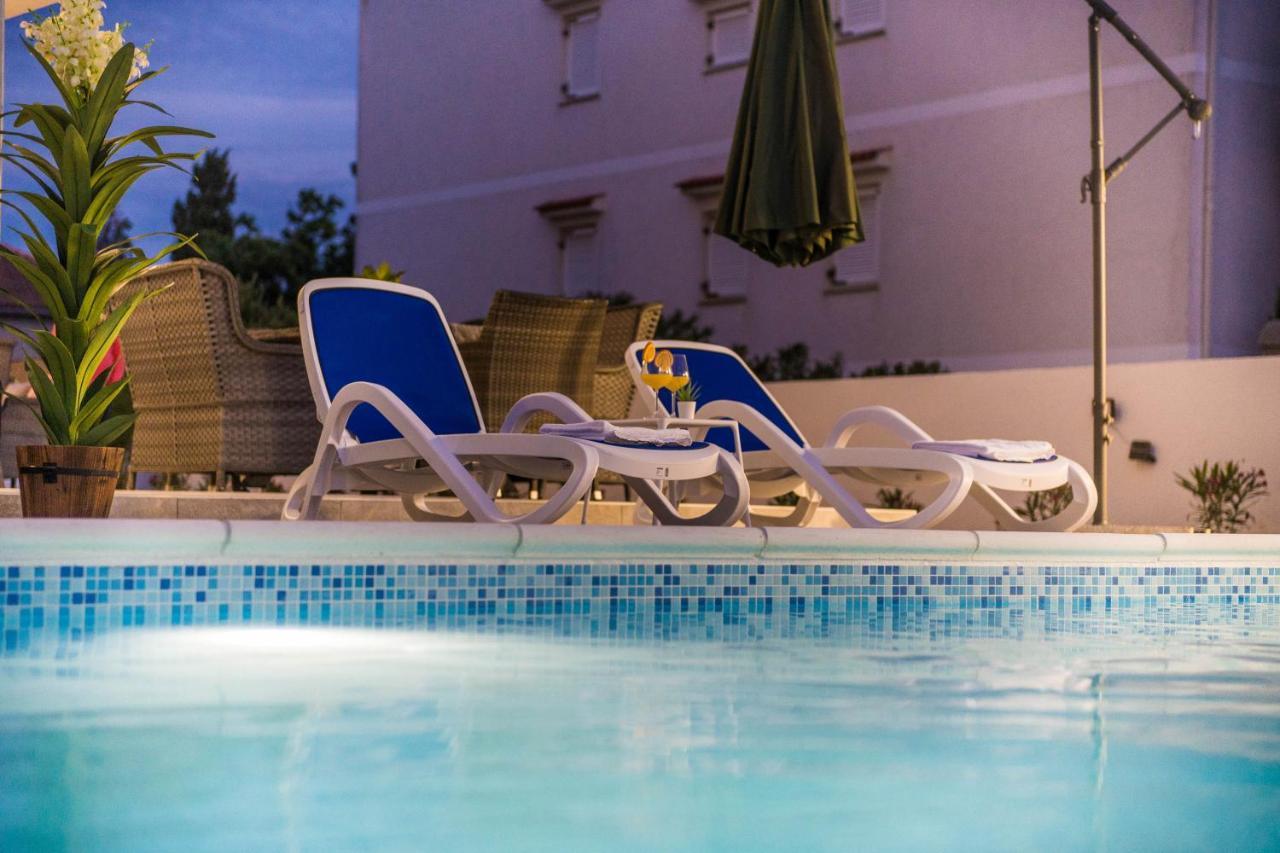 נובליה Villa Jana Luxury Apartments מראה חיצוני תמונה