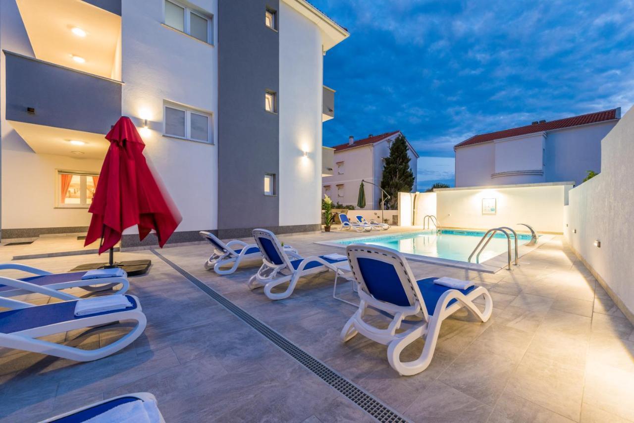 נובליה Villa Jana Luxury Apartments מראה חיצוני תמונה