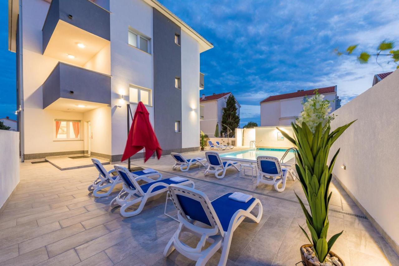 נובליה Villa Jana Luxury Apartments מראה חיצוני תמונה