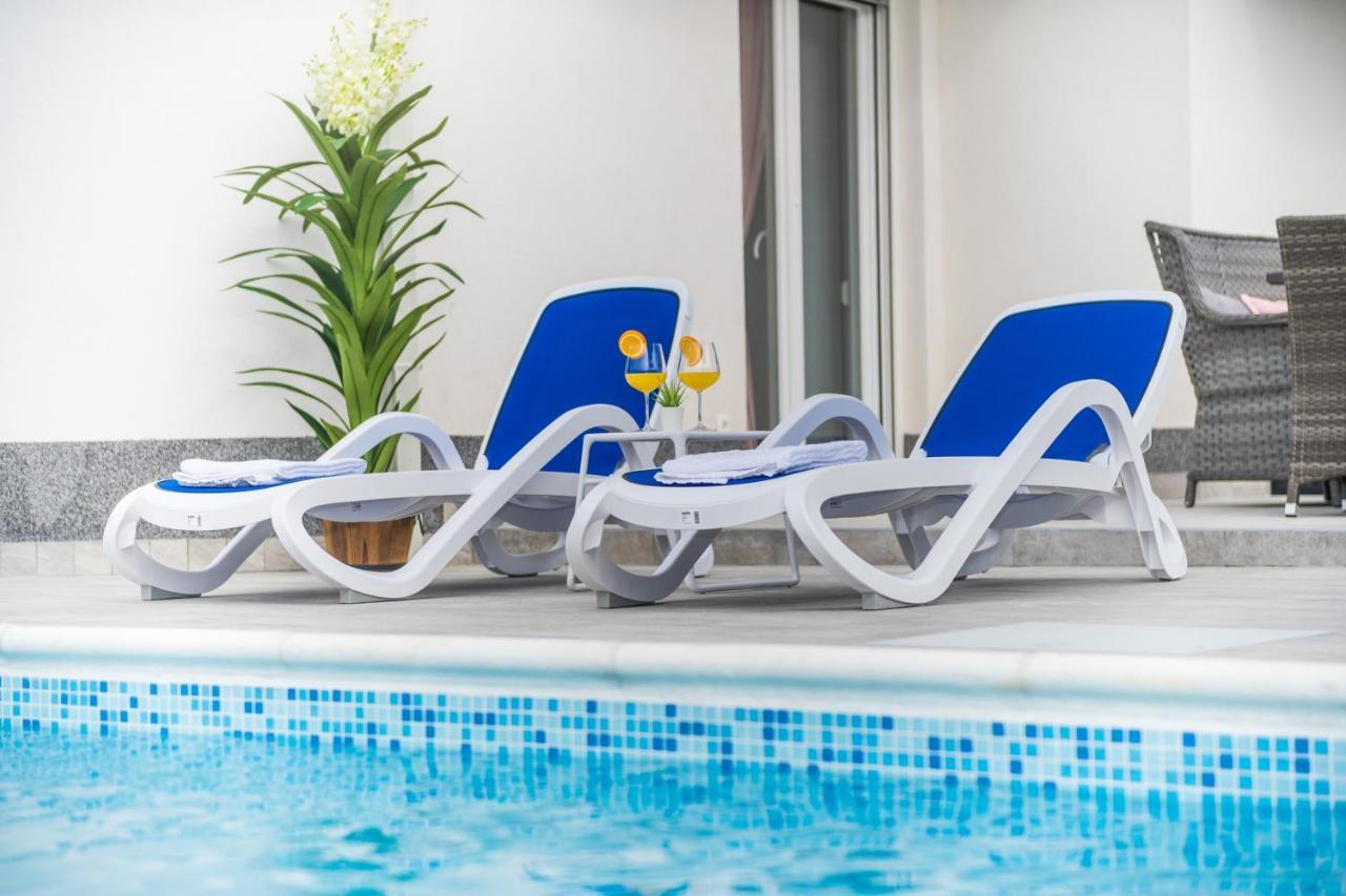נובליה Villa Jana Luxury Apartments מראה חיצוני תמונה