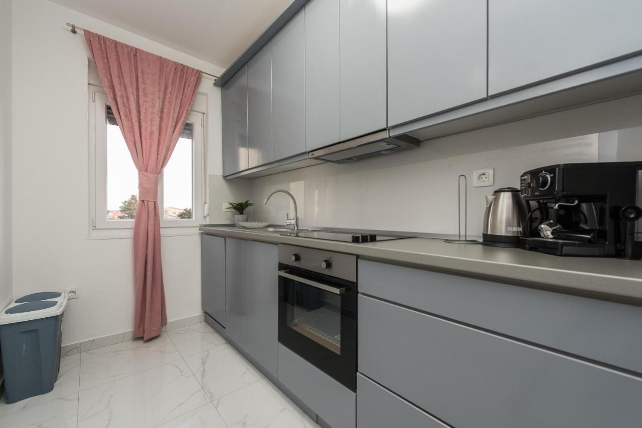 נובליה Villa Jana Luxury Apartments מראה חיצוני תמונה